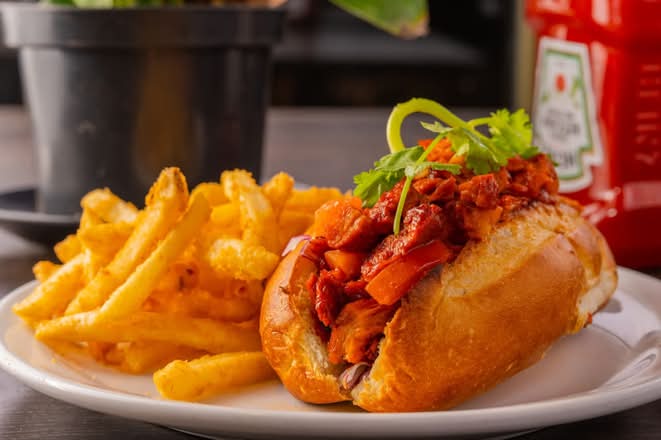 Spicy BBQ Porkless Baguette 香辣烤焗新叉燒潛艇
